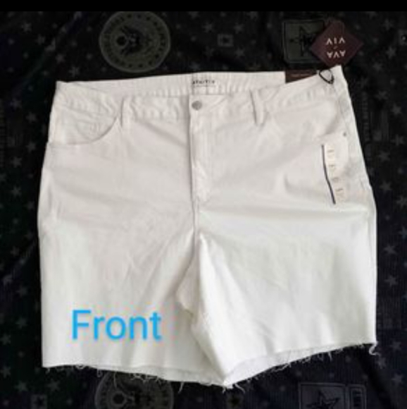 AVA & VIV size 24W White High Rise stretch Bermuda - Picture 2 of 10